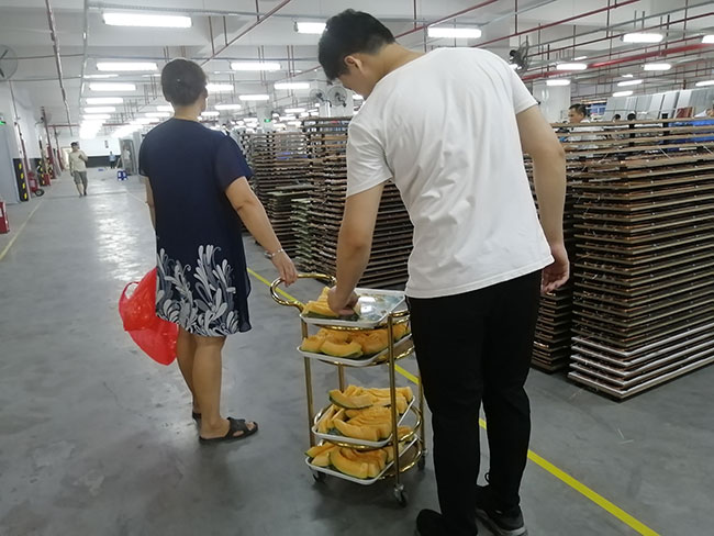 安檢工廠(chǎng)分哈密瓜