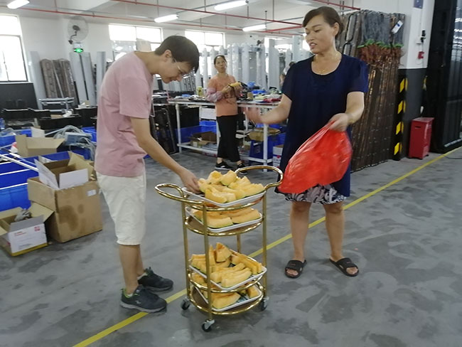 安檢工廠(chǎng)分哈密瓜