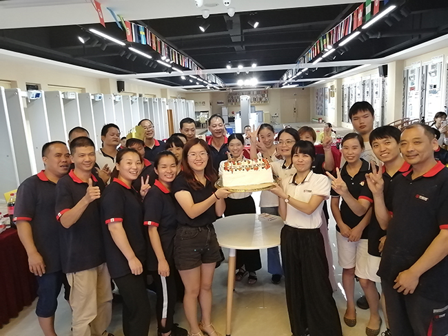 中安諧8月員工生日派對分別在河源和深圳舉行