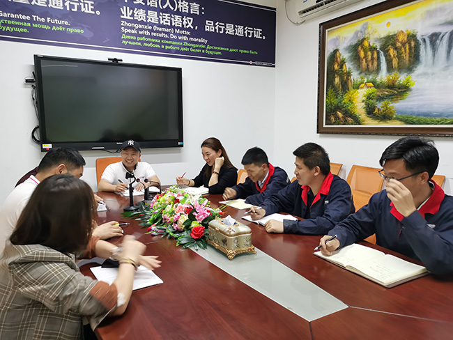 根據安全生產例會制度，召開3月份的安檢門工廠安全生產會議