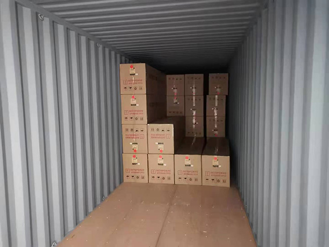 齊心協力出安檢門貨 每車都穩穩當當