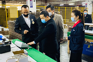 河源市源城區(qū)委書記鄧卓文到中安