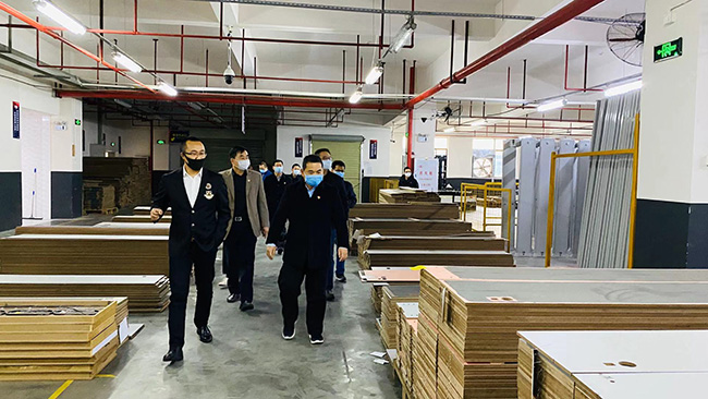 河源市源城區委書記鄧卓文到中安諧考察關懷