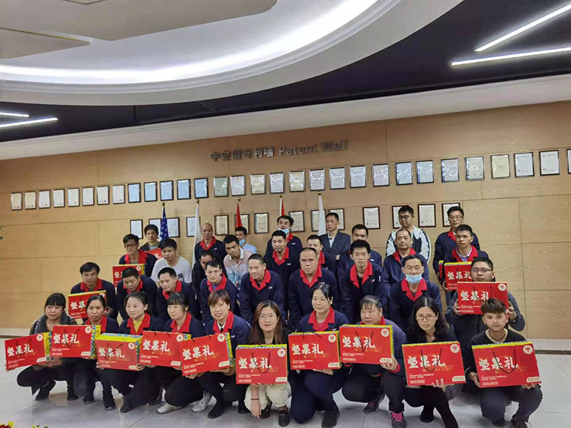 發放慶祝新年福利
